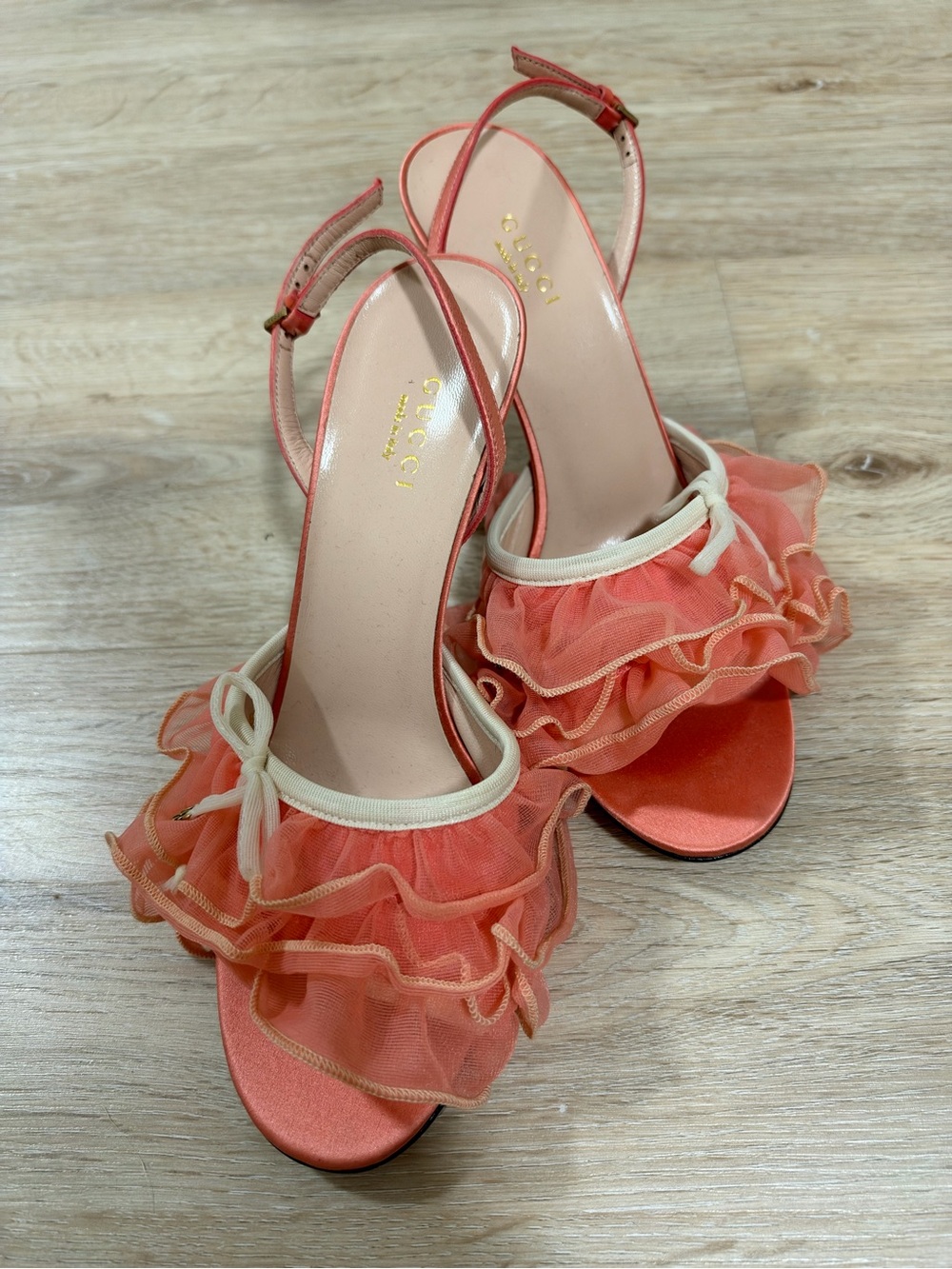 Gucci Coral Ruffle Slingback Heels with Cream Trim nwt